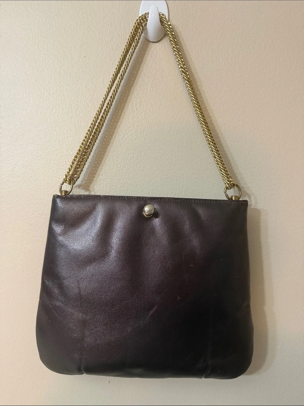 Classic Brown Leather Shoulder Bag with Gold Chain Strap